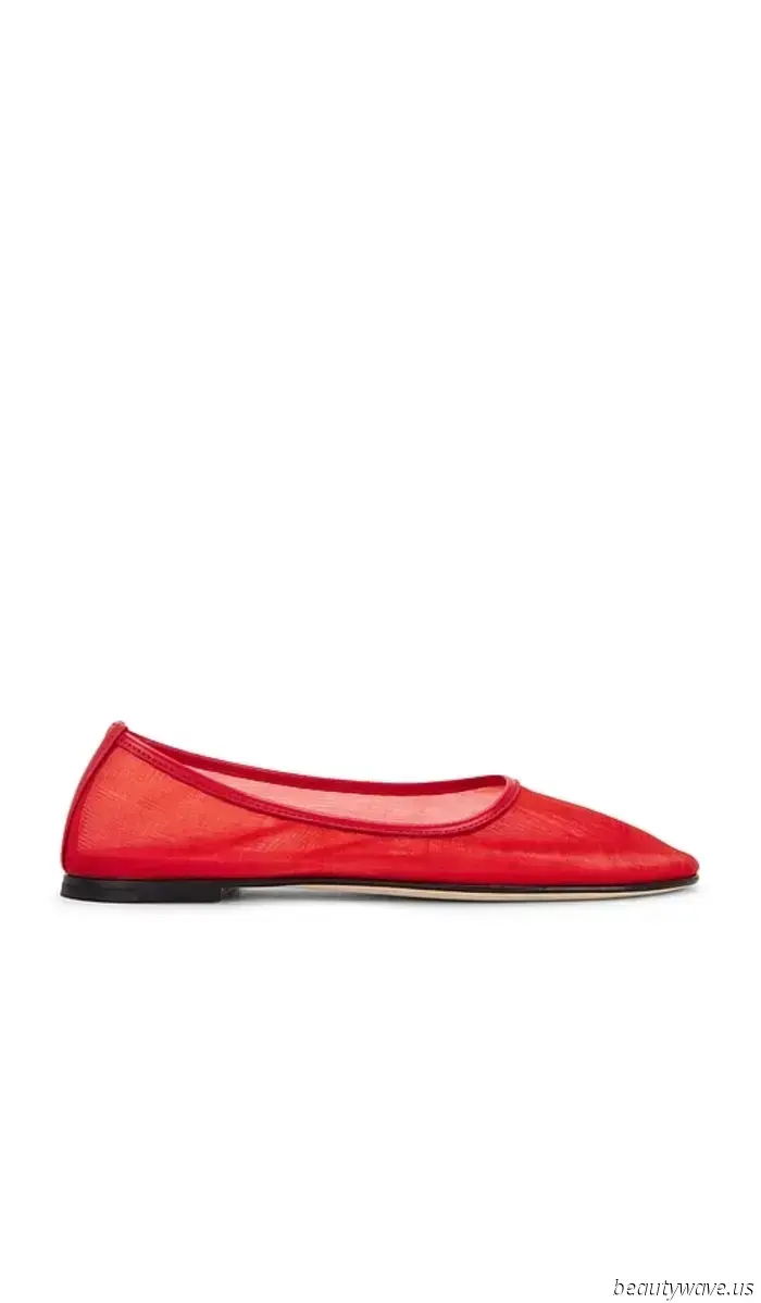 This is the color of ballet flats that fashion enthusiasts will purchase for the rest of 2025.