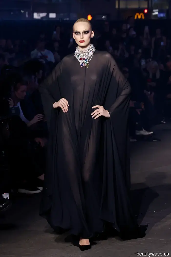 In diretta da New York! Gucci ha chiuso Times Square per il suo show Cruise 2027