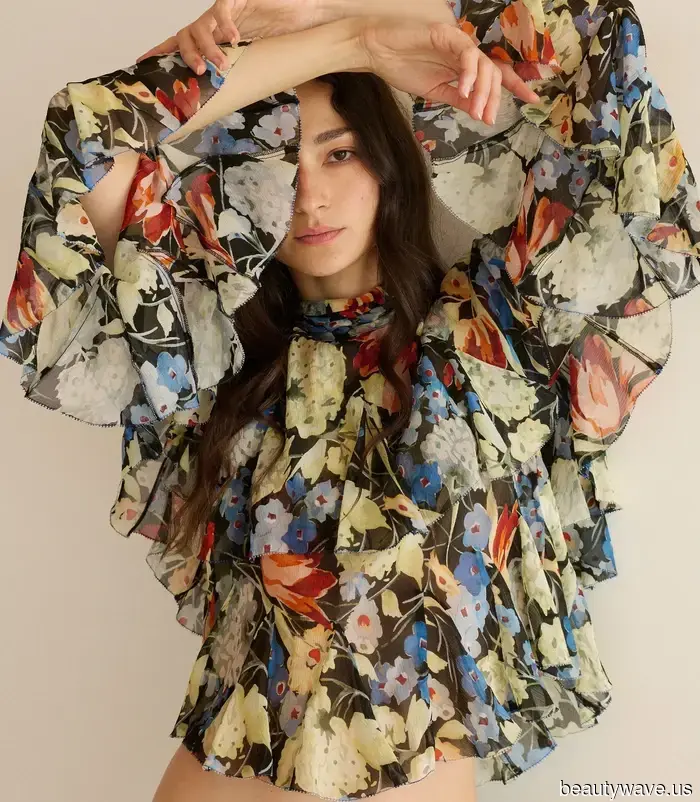 Con jeans, gonne o pantaloni corti, tutti gli esperti di moda amano queste bluse boho.