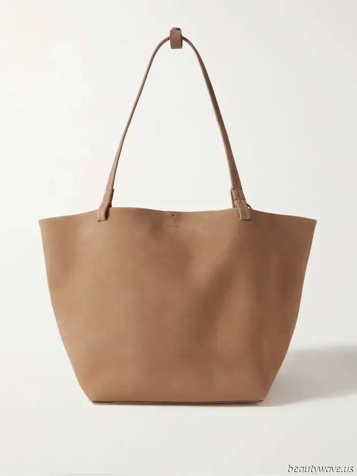Since the Margaux is currently unavailable, this is the Row bag we're opting for instead.