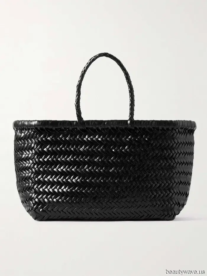 If you plan to purchase a woven bag this summer, choose this sophisticated and classic design.