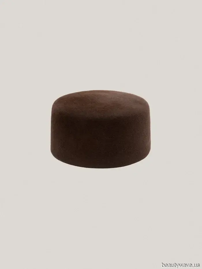 5 Accessories That French Women Are Currently Using to Elevate Their Simple January Outfits with Chic Style