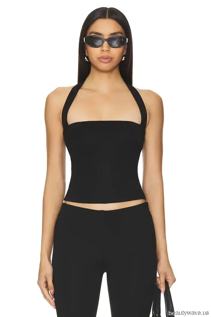 Die besten schwarzen Oberteile, die Sie in diesem Frühling mit Ihren Jeans tragen können