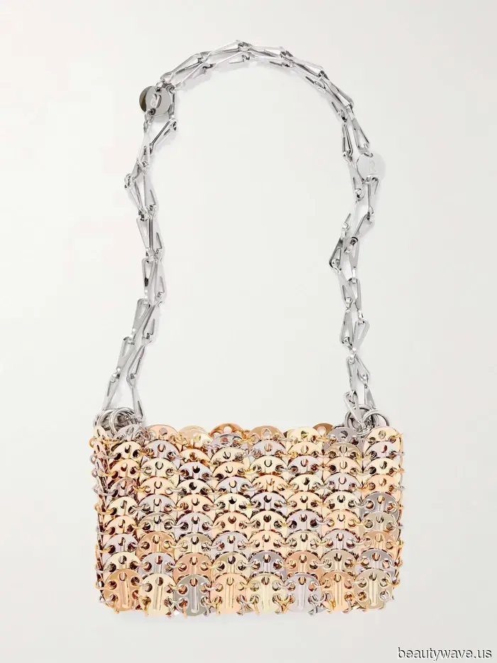 Three Decades Later, These Legendary ‘90s Outfits Still Appear Just as Stylish Now as They Did Back Then.