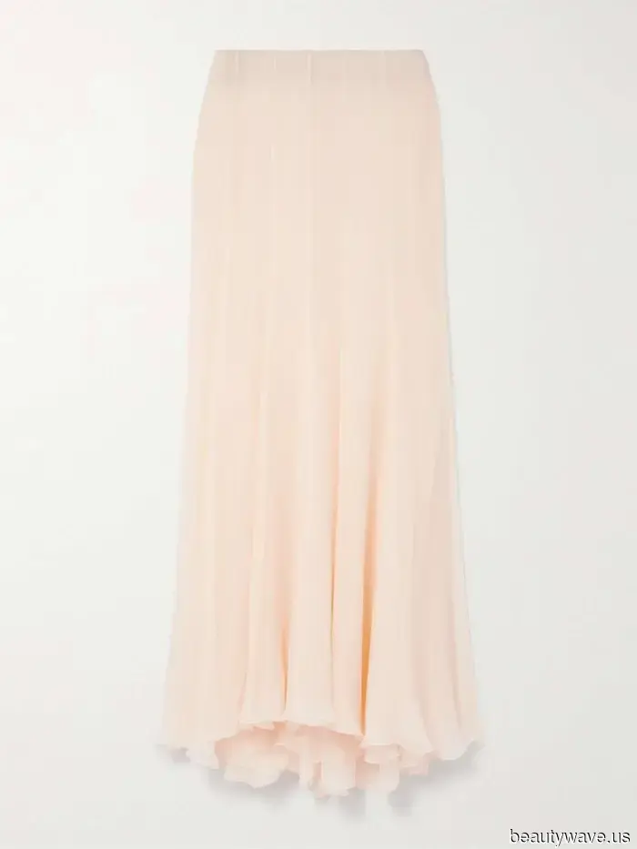 Apologies to My Closet Overflowing with Black—These 7 Colors Are Captivating Me This Season