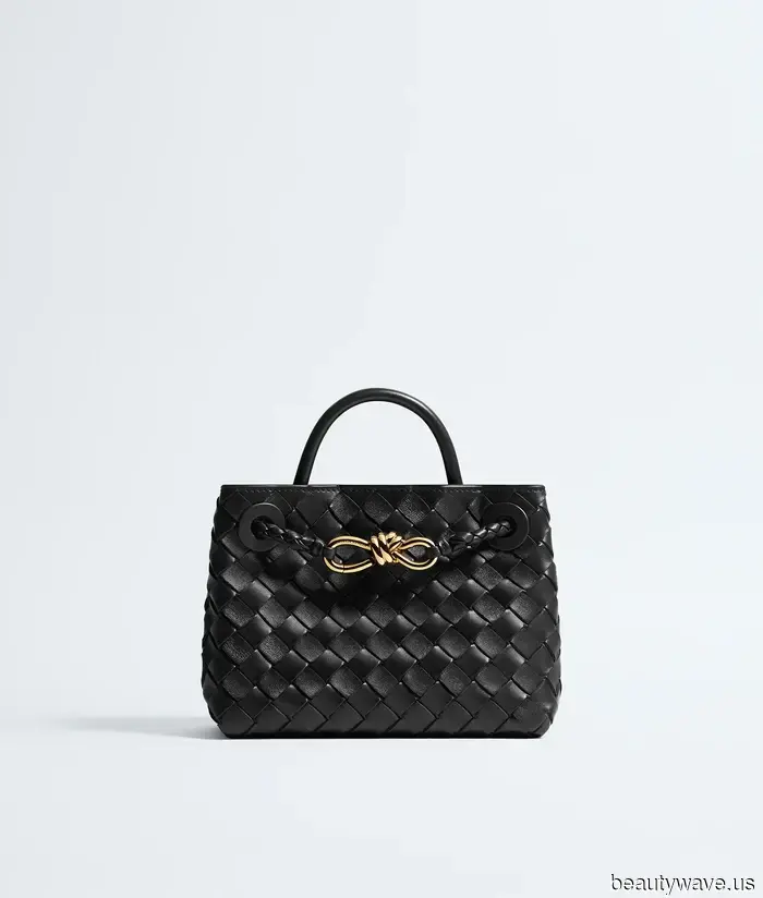 It Girls in NYC and L.A. Are Trading Their XL Totes for This Particular Mini Bag Trend.
