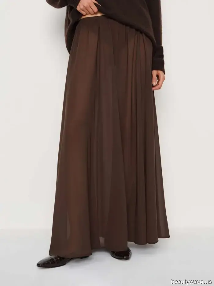 The Most Disputed Skirt Trend of Summer 2026 Is Also the Most Beautiful