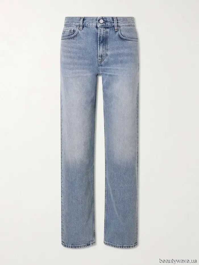 Not Skinny, Not Bootcut—The Three Types of Jeans Stylish Individuals Are Pairing With Ballet Flats Now Through 2027.