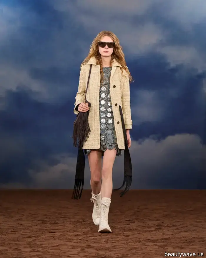 La nuova estetica della primavera 2026 è il vestire glamour da festival musicale, secondo Burberry.