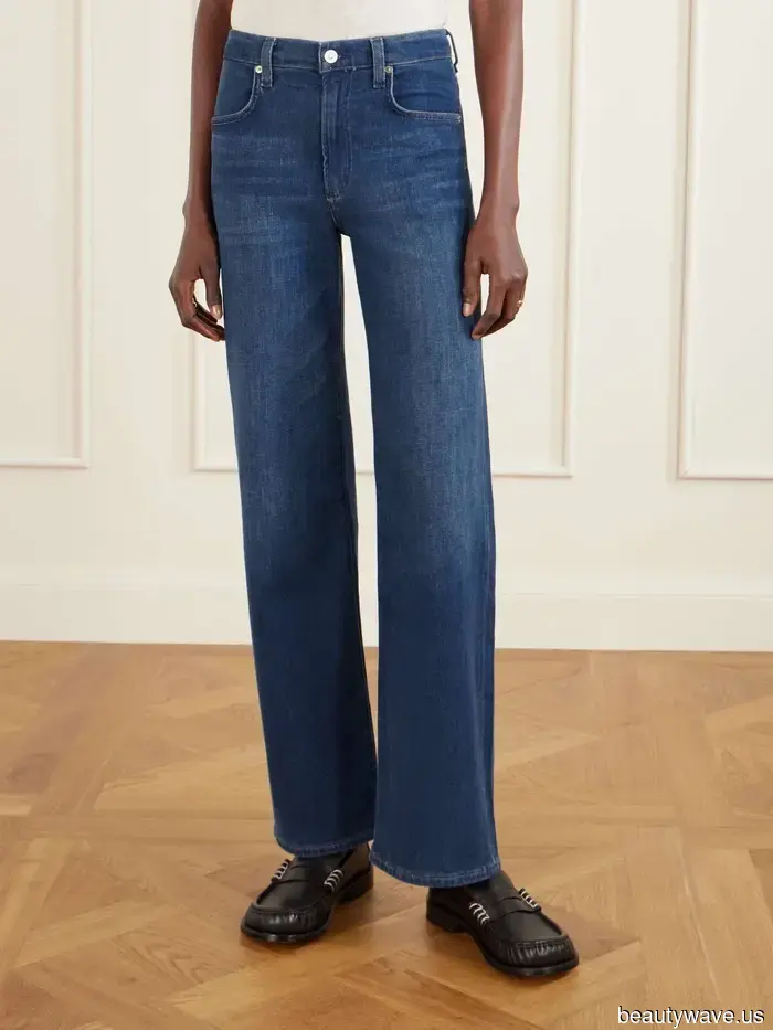 Indeed, loafers pair nicely with trousers, but Parisians understand that they look even more stylish with jeans—these outfits illustrate that perfectly.