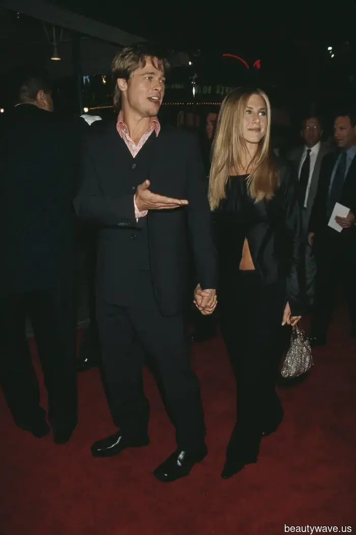 Jennifer Aniston Recently Sported the Stylish '90s Black Trouser and Shoe Pairing That Never Fails to Impress.