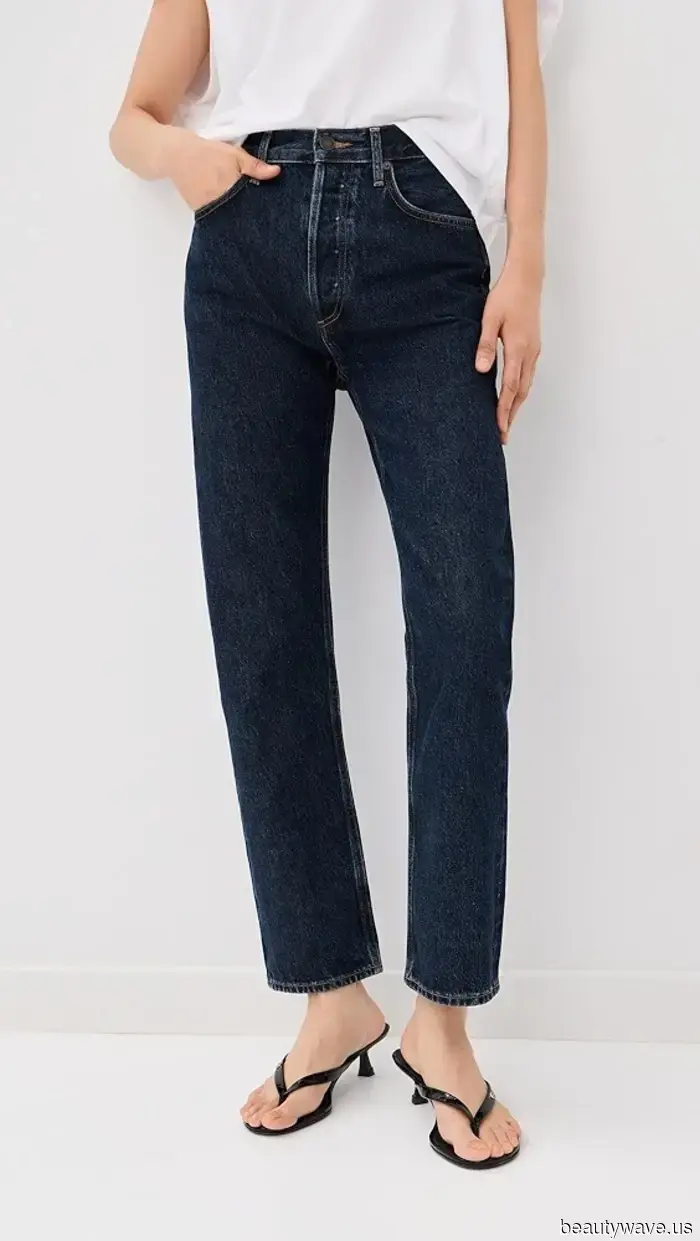 In NYC, every fashionable woman is currently pairing this flat-shoe trend with jeans.