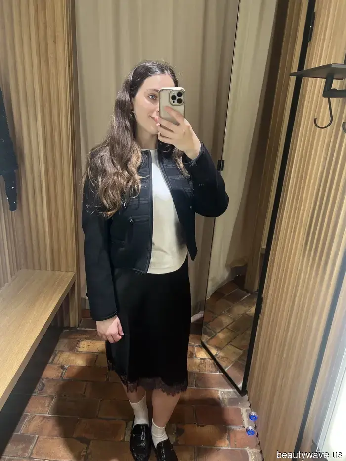 French women are unexpectedly abandoning their jeans in favor of this much more sophisticated trend— I decided to try it out myself.