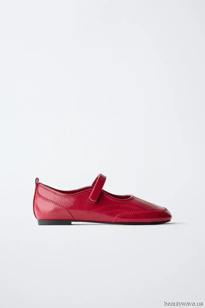 Шикарные французские женщины носят эти тренды плоской обуви с чем угодно в 2026 году.