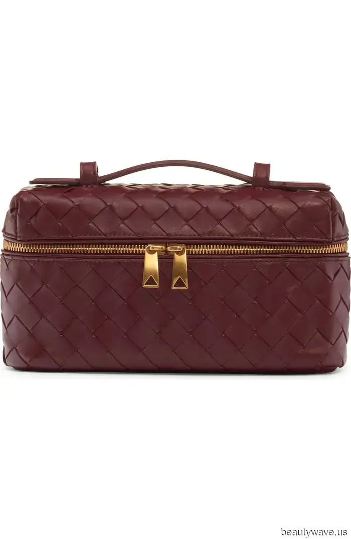 Not Black, Not Brown—7 Luxe Handbag Colors That Only Stylish Individuals Appreciate