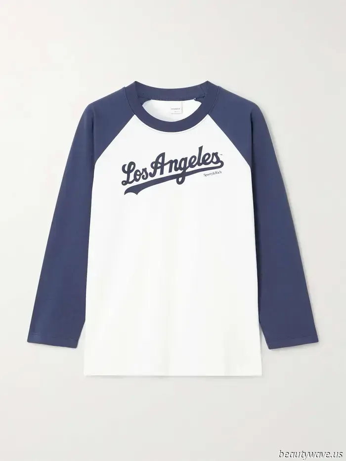 Weiße T-Shirts sind toll, aber plötzlich möchte ich diesen „altmodischen“ T‑Shirt‑Trend kaufen, der gerade wieder cool geworden ist.
