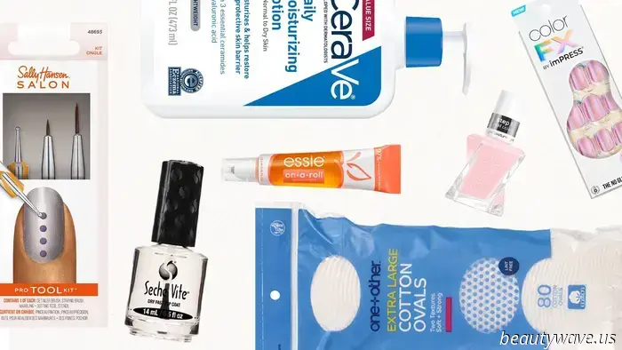 La artista de uñas de Charli XCX dice que estos 7 productos de farmacia son la clave para lograr una manicura digna de salón.