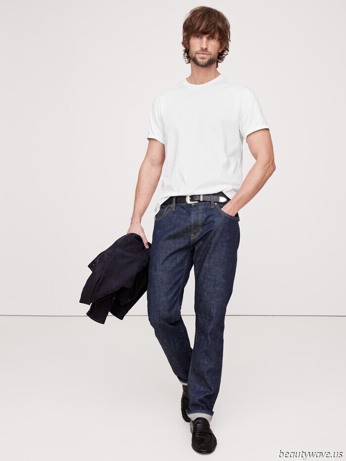 As a Shopping Director residing in Banana Republic, here are the 40 items that I consider to be the most stylish at the moment.