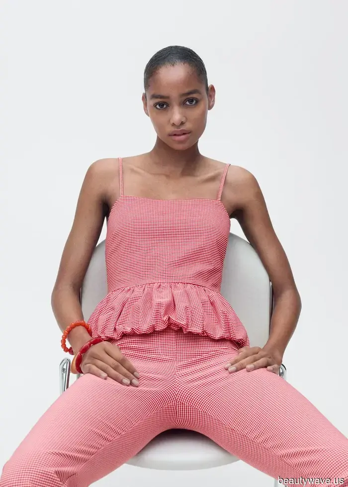 Il Fashion Set Ha Parlato: Questo Set Stampato È L'Uso Ufficiale Della It-Girl Dell'Estate 2025