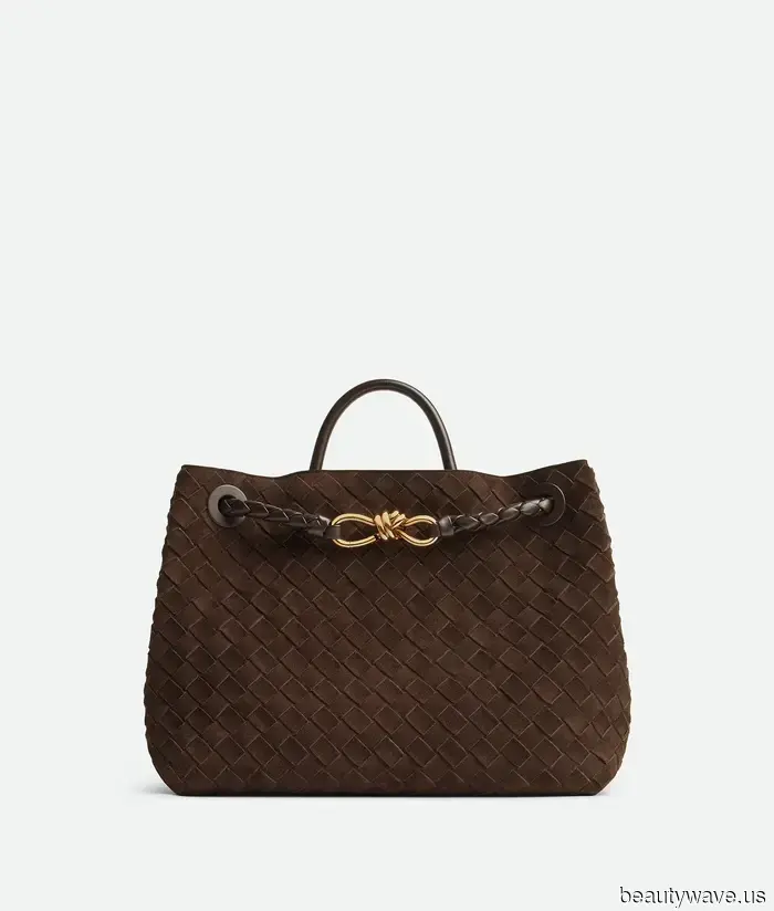 50 Jahre später bleibt das charakteristische Geflecht von Bottega Veneta unerreicht.