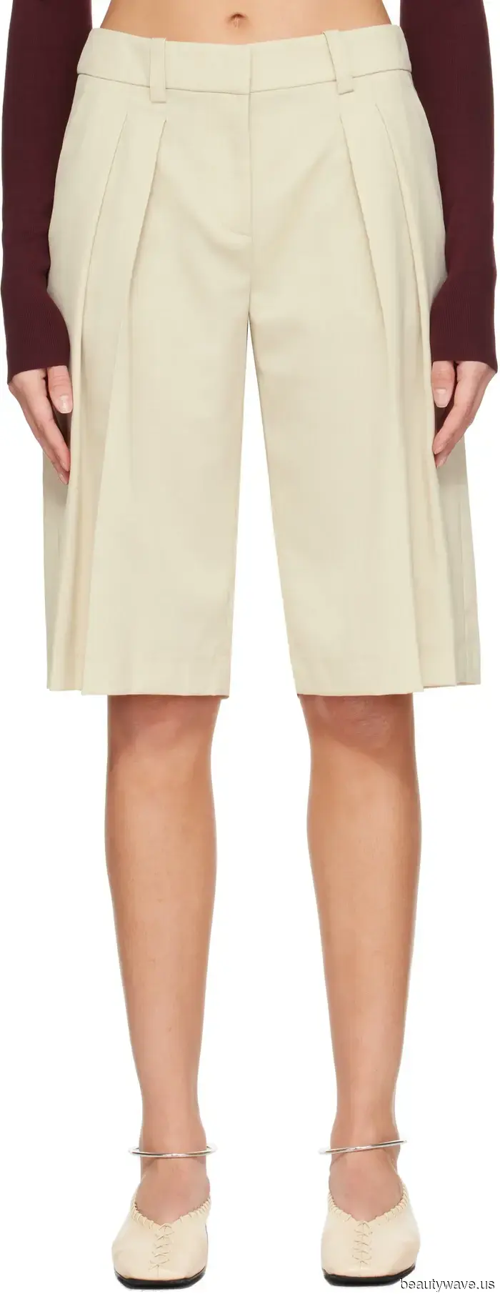 Da NYC a Parigi, questi outfit autunnali di transizione sono ufficialmente di tendenza