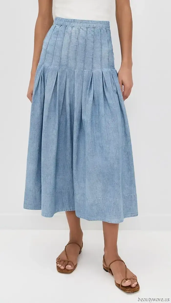 In the Hamptons, Apple Martin sported the skirt trend that shouts "East-End Elite."