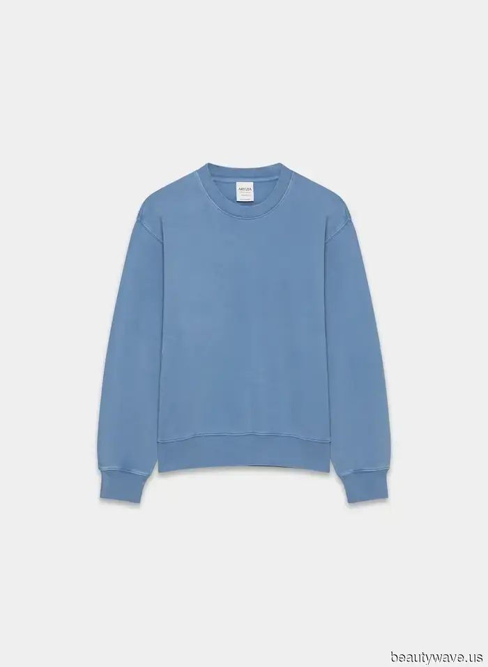 Mark My Words: This is How Everyone Will Sport Their Sweatshirts in Fall 2026.