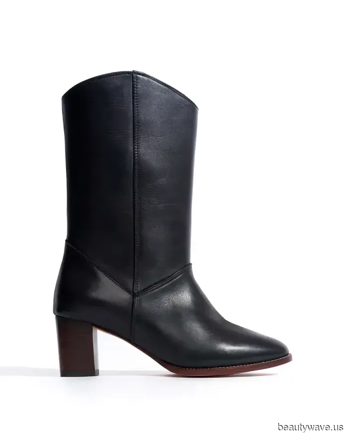 Apologies, Pointed Toes—This Is the '90s Footwear Trend Lila and Alexa Are Pairing With Their Denim Instead.