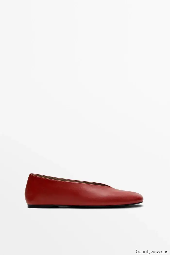 While many in New York deemed this flat trend as "outdated," Parisians continue to sport them everywhere.