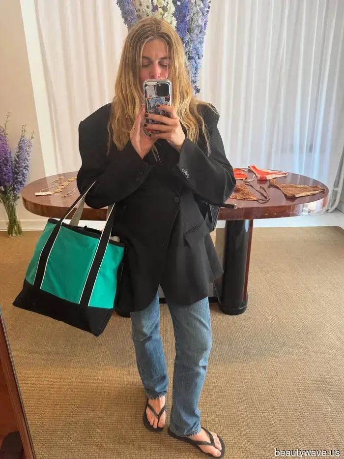 Modeleute in Kopenhagen tragen lately diese 5 Schuhe mit Jeans.