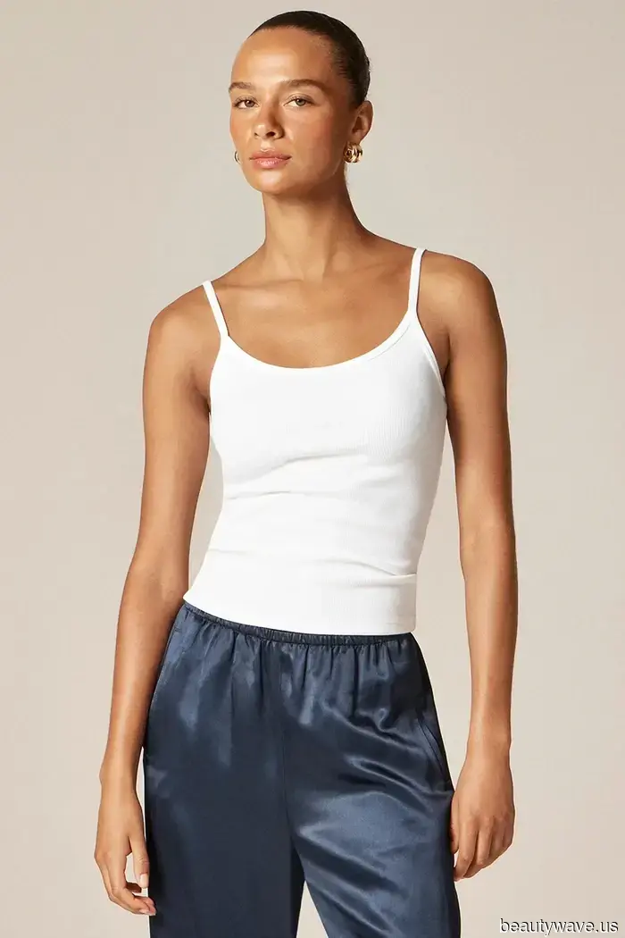 Every stylish woman is donning this "plain" yet sophisticated skirt—apologies to minis and maxis!