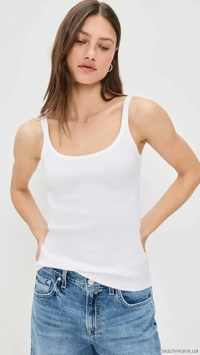 Da Base a Designer: Questa Tendenza dell'Outfit Renderà I Tuoi T-Shirt Subito Simili a Quelli di The Row