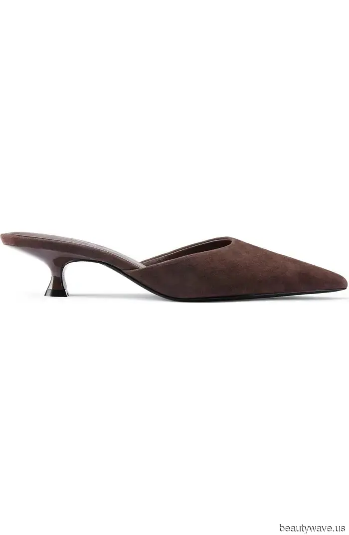 Every chic French woman understands that these 8 items give outfits a luxurious appearance.