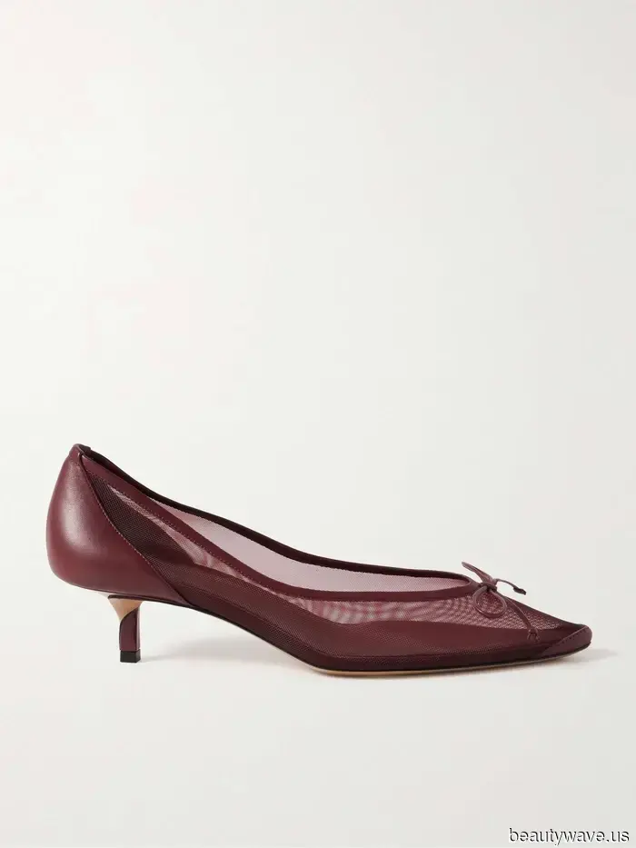 Se la scelta è tra décolleté nere e questo colore di tendenza, le It Girls sanno che quest'ultimo sembra più cool.