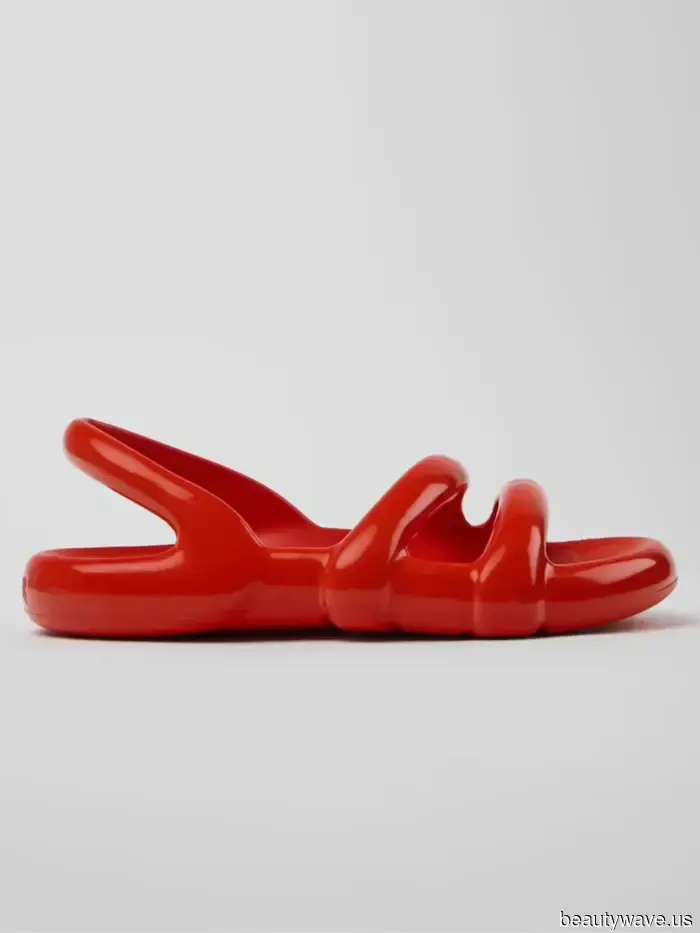 Dry Your Eyes, Subtle Elegance—Alternative Fashion Dominates Spring