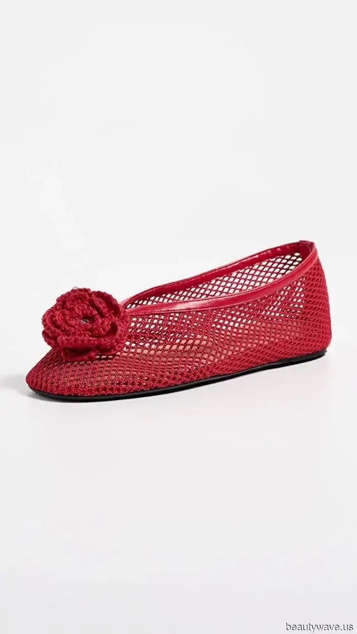 Forget about black ballet flats—this summer, the trendiest individuals are opting for these colors instead.