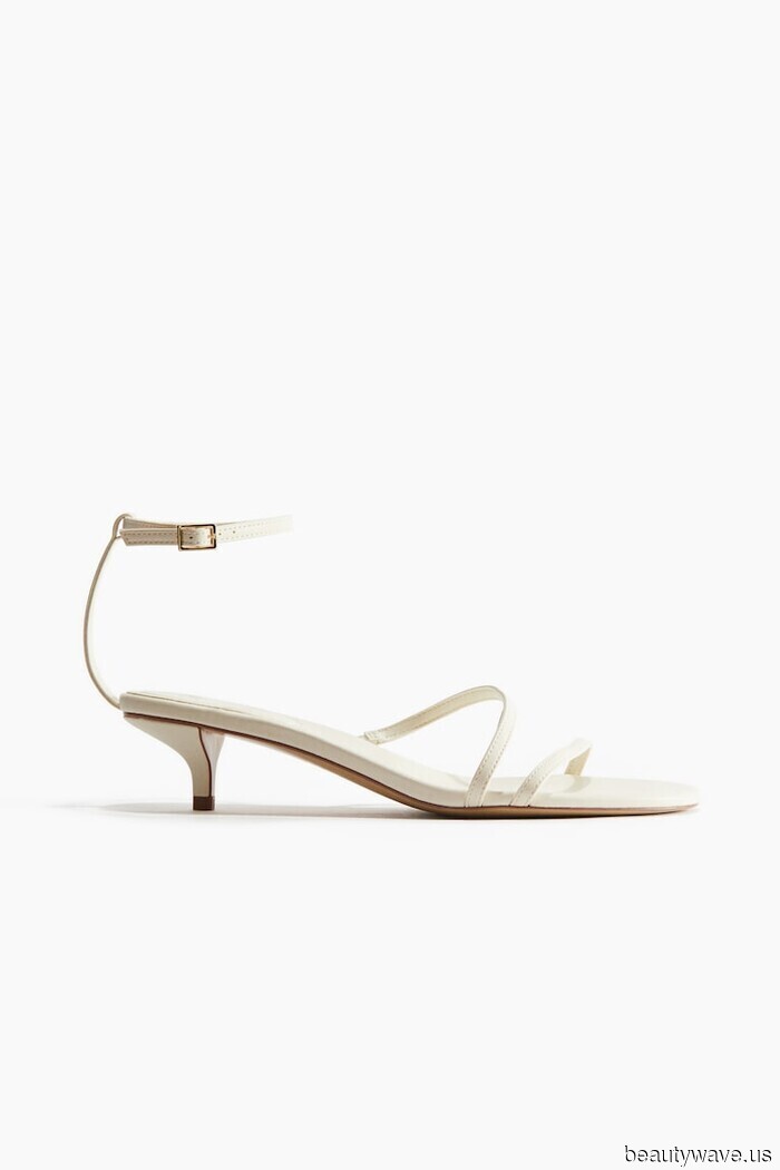 Pamela Anderson Continues to Disregard This Time-Honored Fashion Rule (and Editors Are Thrilled)