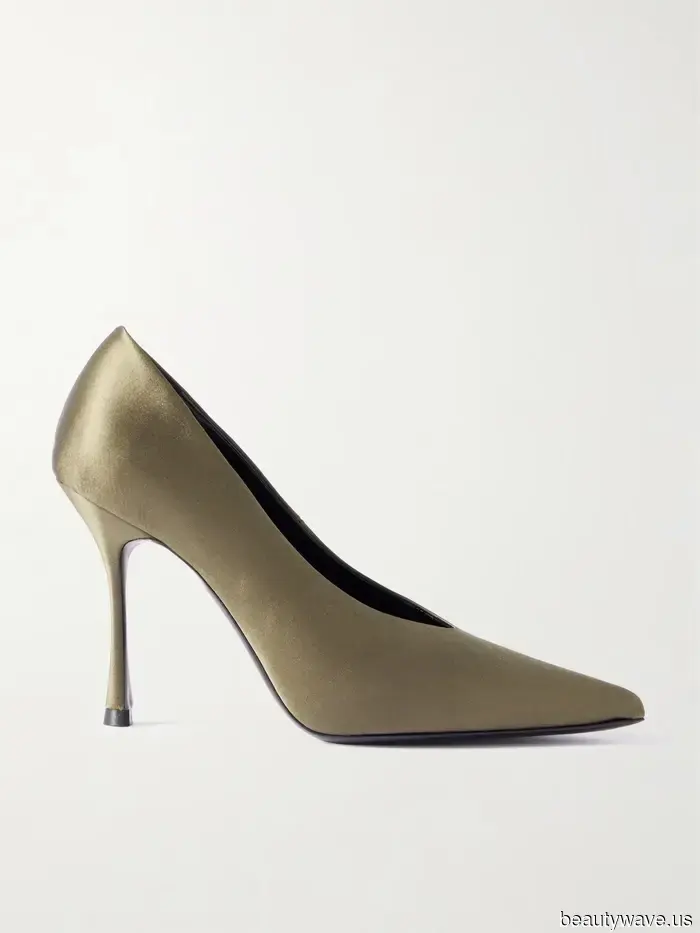 Every fashionable It Girl is now sporting this IYKYK shoe brand.