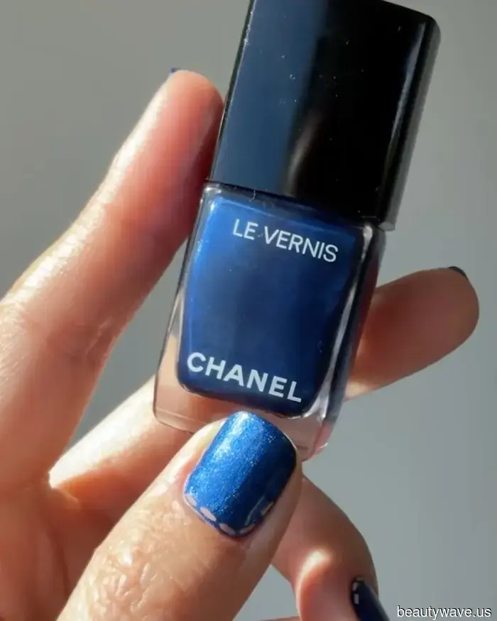 I have a talent for identifying nail trends before they become popular—this edgy design is on the rise.