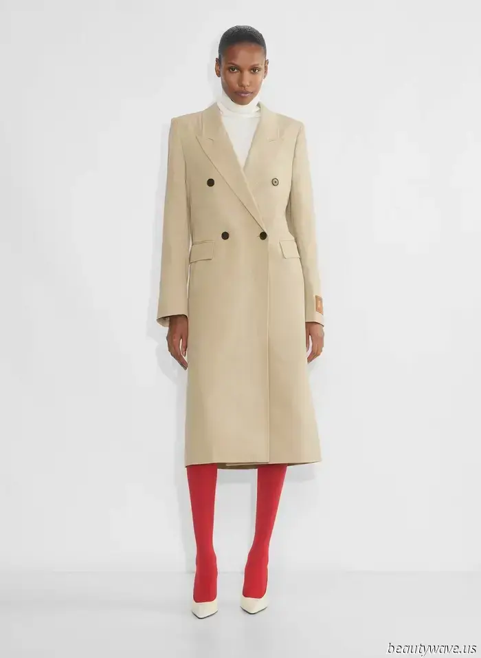 Black tights have become too common; this is the new tight color trend that everyone will be sporting instead.