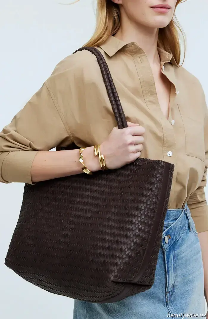 Here’s the sophisticated approach to styling a white t-shirt currently.