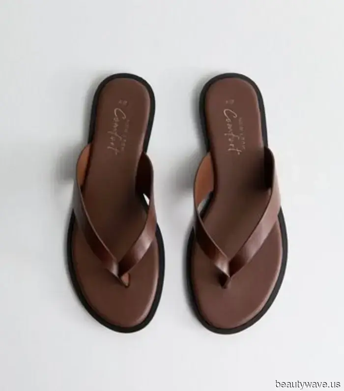 The most fashionable women I know are pairing shorts with these classic shoe trends this summer.