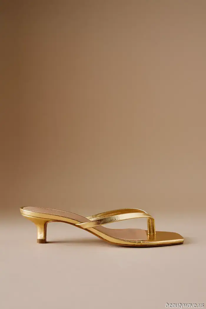 There's no question about it—this particular sandal gives long shorts a very sophisticated look.