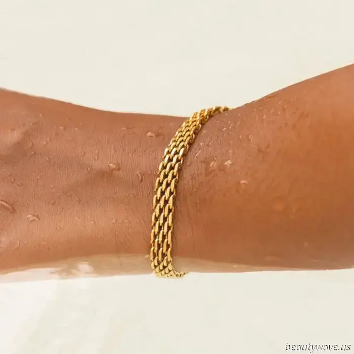 20 Waterproof Jewelry Items You’ll Spot on Every Trendy Beachgoer, from Miami to Mallorca