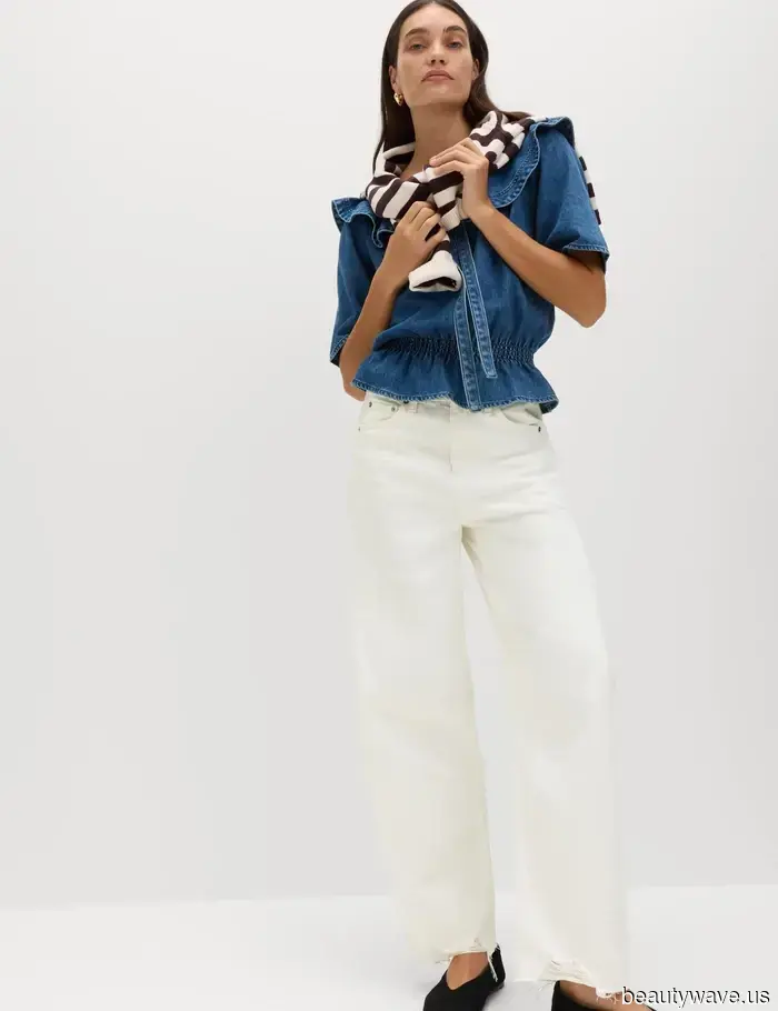 Selbst im Jahr 2026 verlassen sich stilvolle Frauen immer noch auf diese klassische Kombination aus Jeans und Ballerinas.