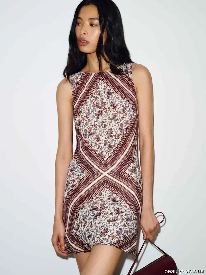 Margot Robbie trug gerade das Spieltags-Outfit, das jeder College-Student liebt.