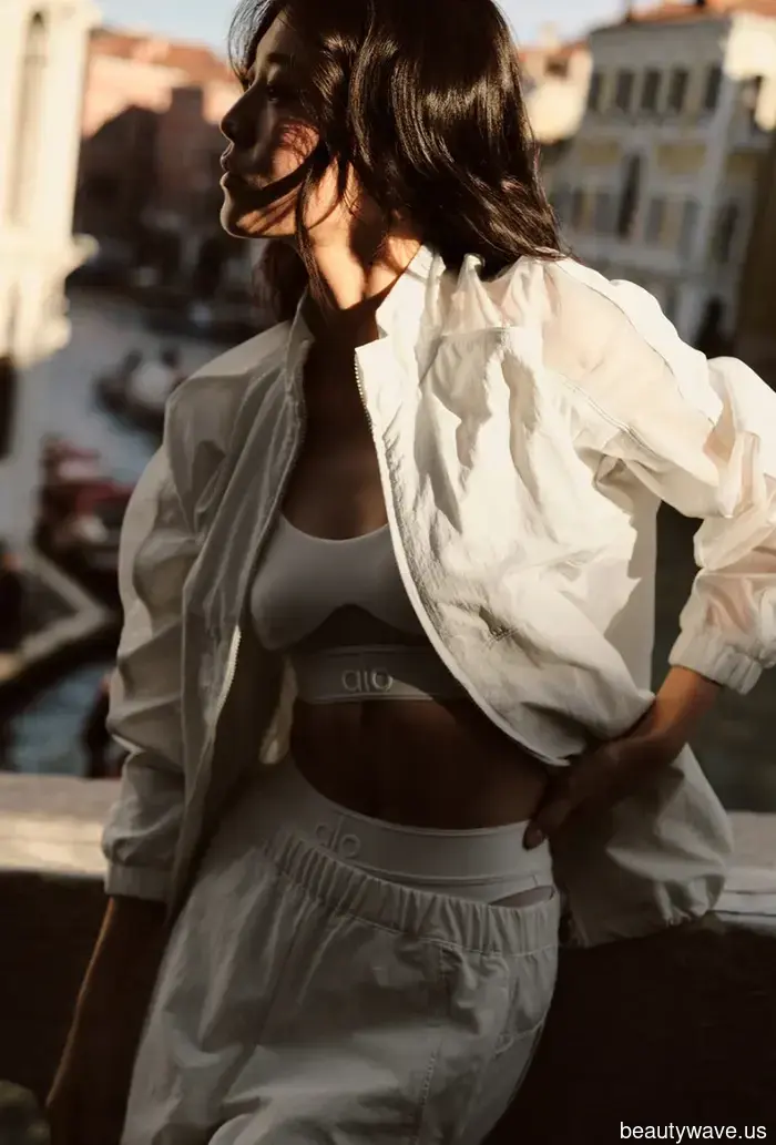 All my friends inquire about the current stylish trends in London—here are seven autumn trends I keep mentioning to them.