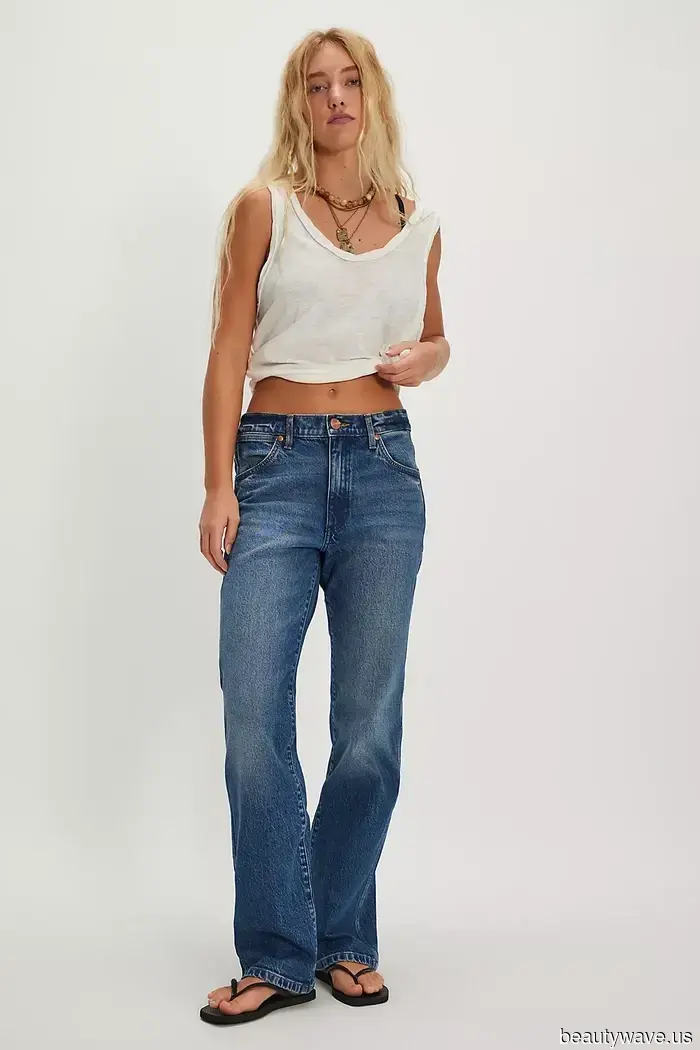 Raffredda con i Jeans Skinny&mdash;Le Persone Chic Indossano Questi 6 Trend Denim per l'Autunno Invece