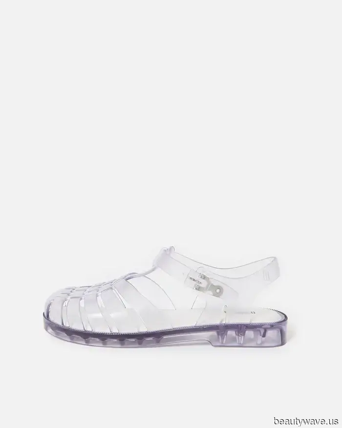 Our Editors Have Weighed In: Here Are the 5 Sandal Color Trends That Seem Outdated for Summer 2025