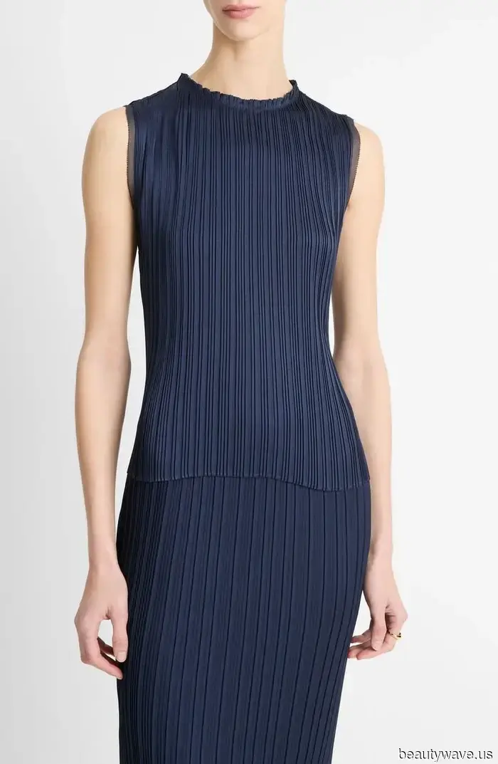 As a Gen Z Fashion Editor, here's the NYC-approved fall 2025 outfit trend I'm emulating to the fullest.